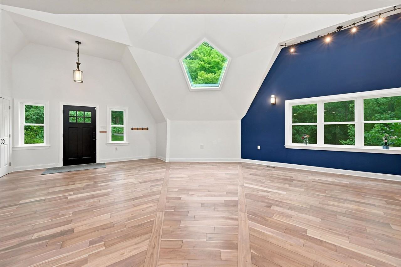 26 Pebble Dr - Photo 4 of 29