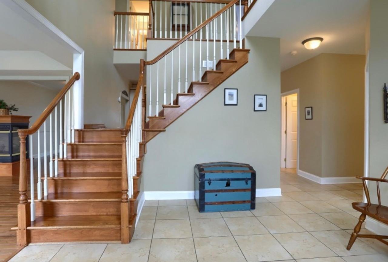 10 Spring View Ct - Photo 2 of 38