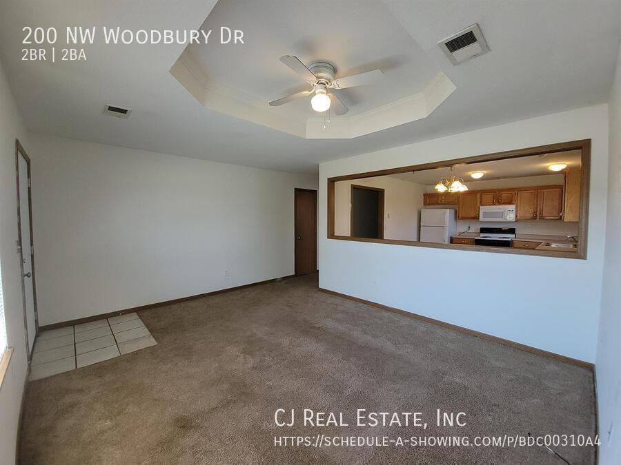 200 Nw Woodbury Dr - Photo 2 of 9