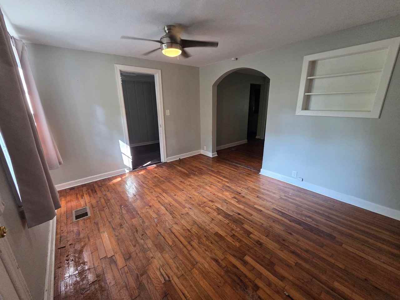 5862 E Heights Dr - Photo 3 of 18