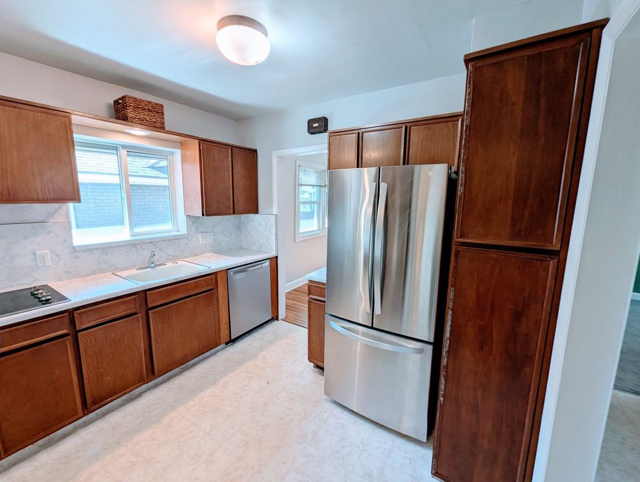 1208 E 700 S - Photo 7 of 26