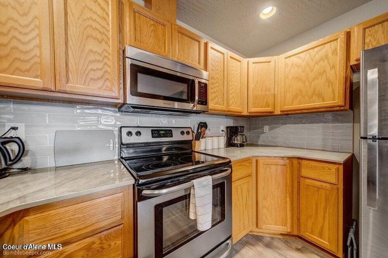 931 N Goldenrod Ct - Photo 5 of 28