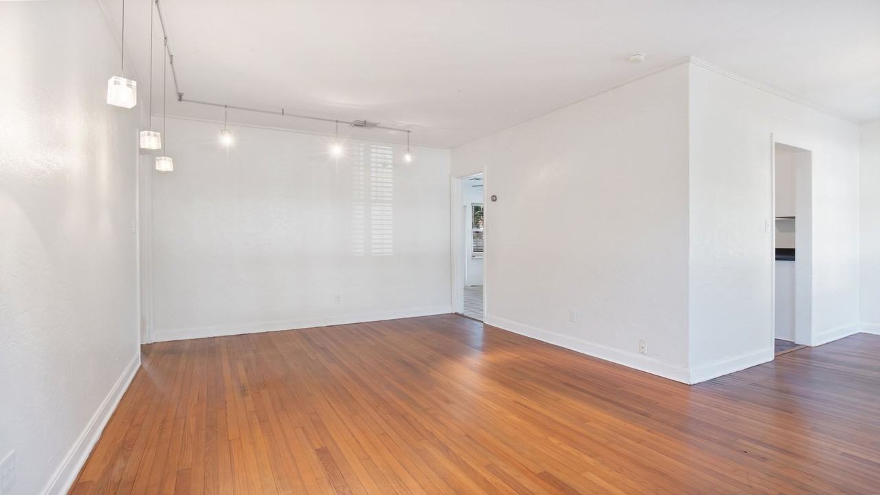 2 W Yale St - Photo 5 of 23