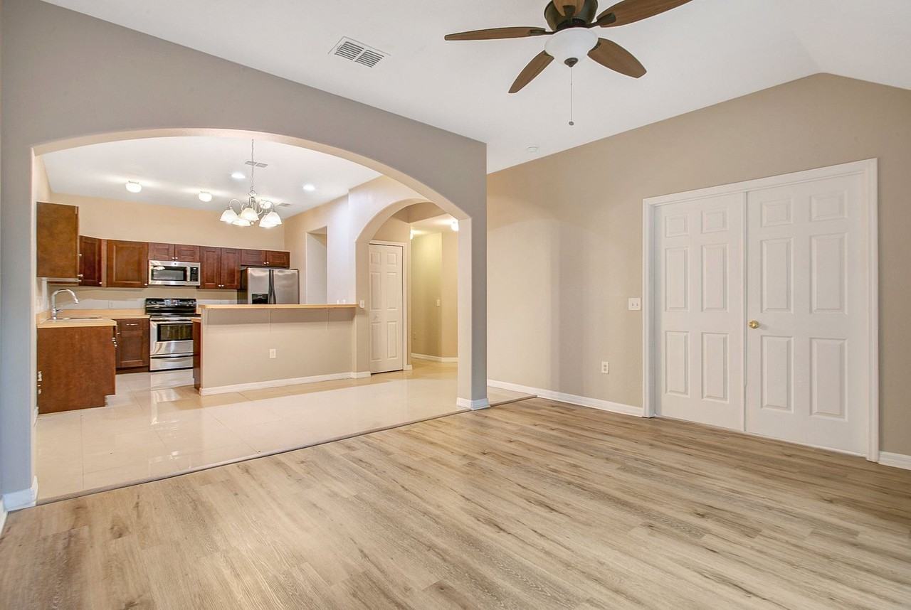 225 E Pine Ave - Photo 3 of 17