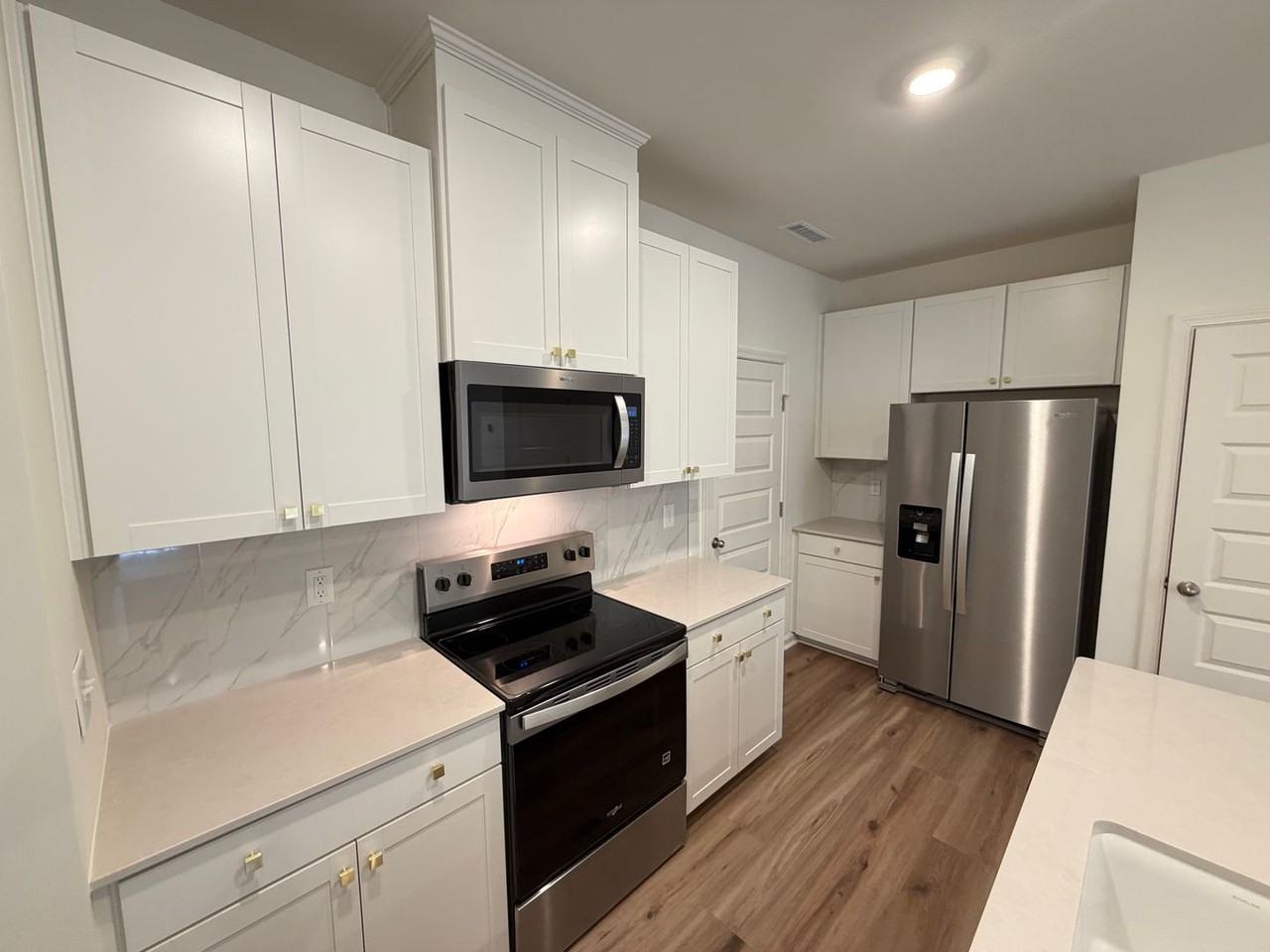 128 Parker Ln - Photo 4 of 23