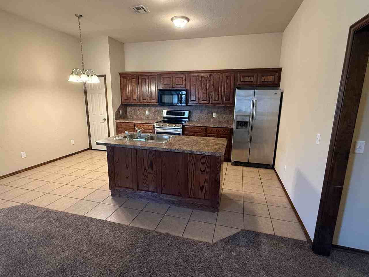 15100 Kyle Dr #B - Photo 3 of 17