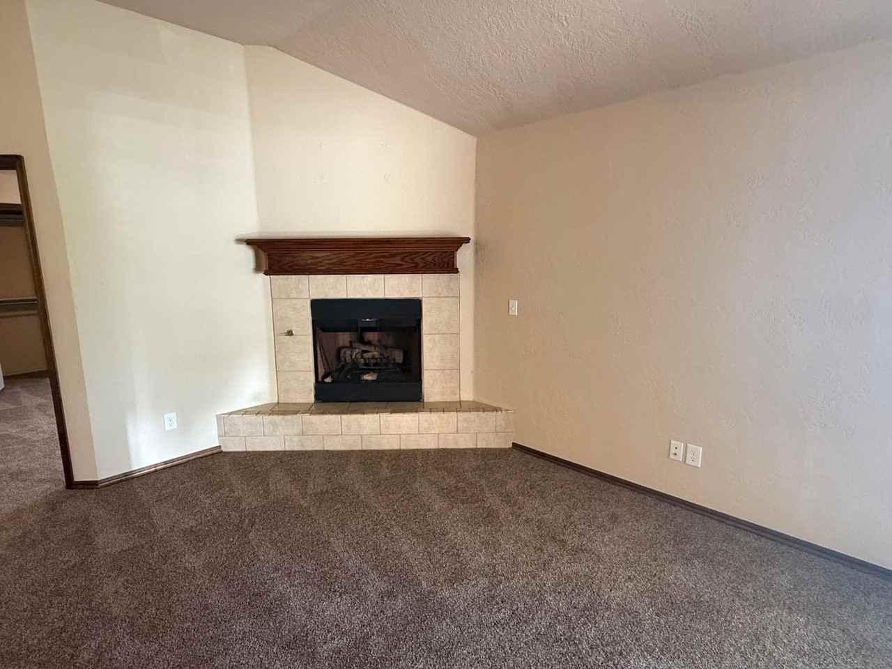 15100 Kyle Dr #B - Photo 6 of 17