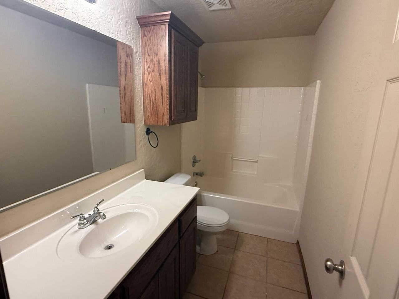 15100 Kyle Dr #B - Photo 7 of 17