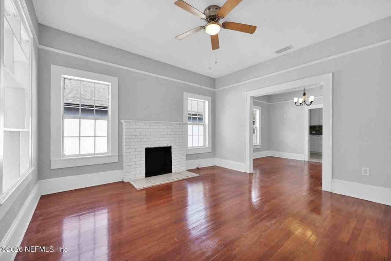 2517 Orion St - Photo 4 of 28
