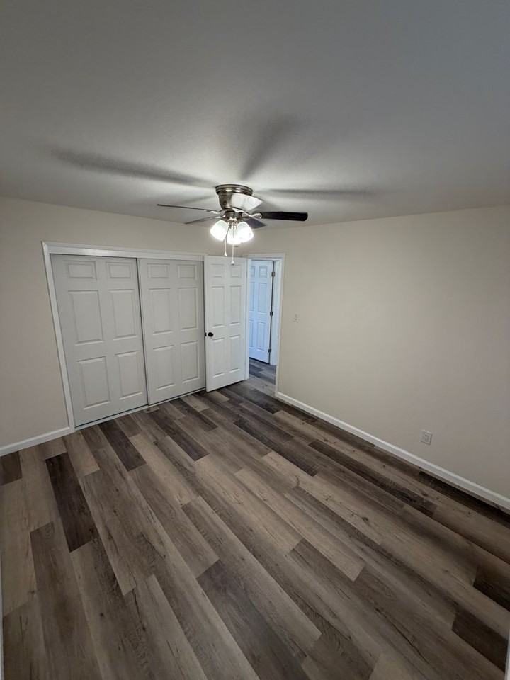 203 Robert St - Photo 3 of 8
