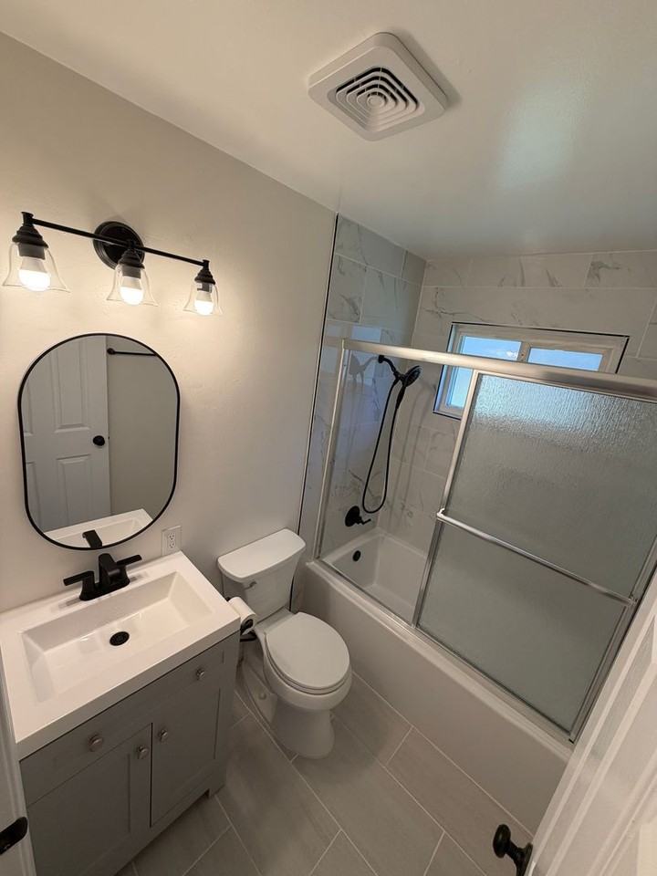203 Robert St - Photo 5 of 8