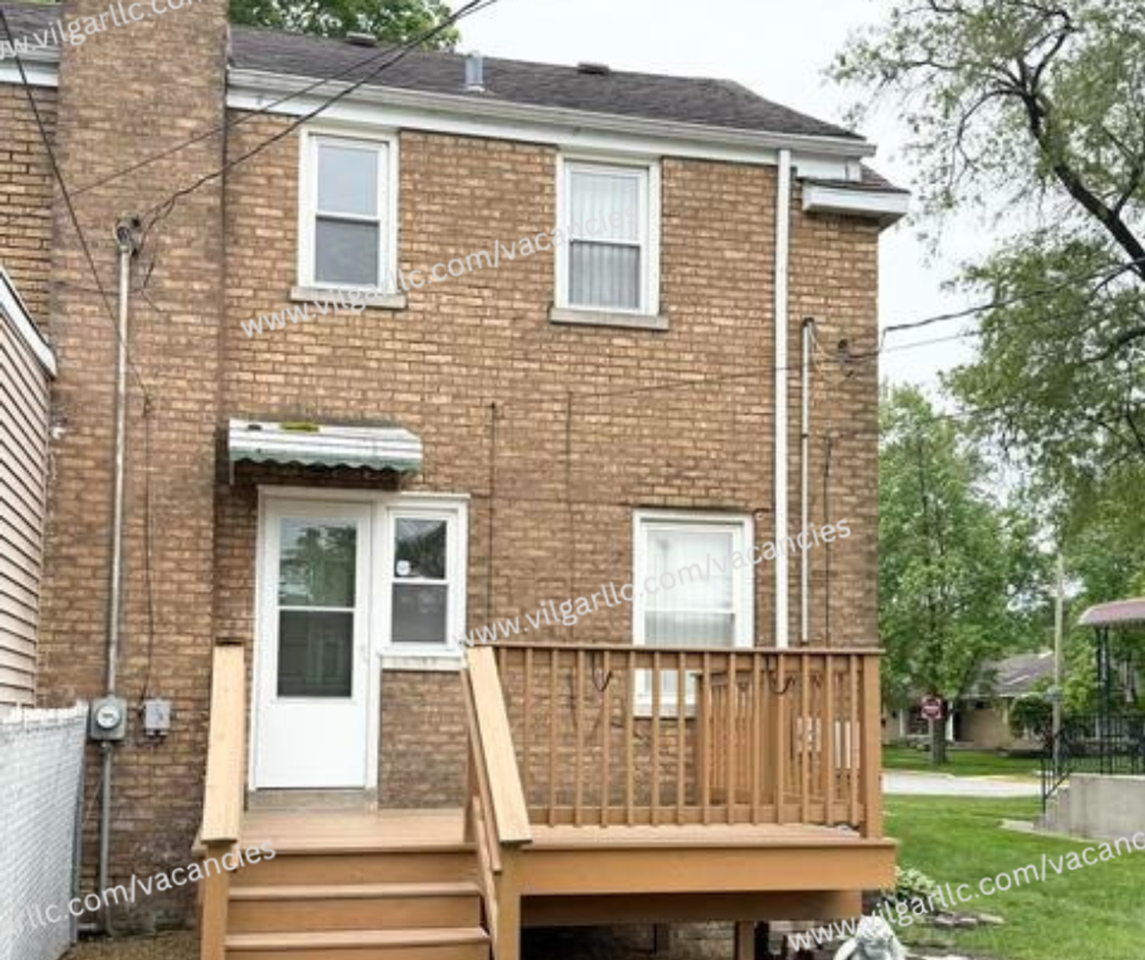 229 Broadmoor Ave - Photo 3 of 21