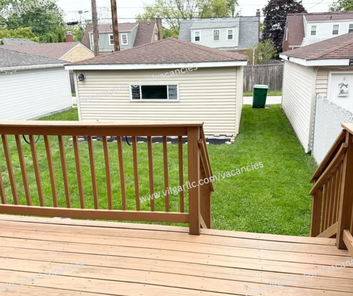 229 Broadmoor Ave - Photo 4 of 21