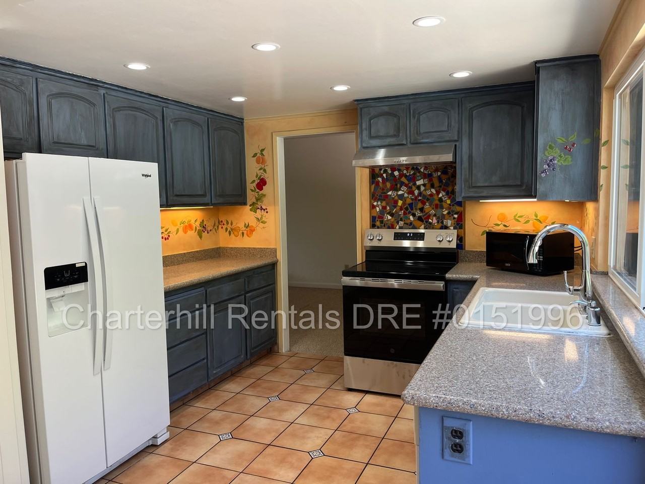6598 Bridgewood Dr - Photo 4 of 10