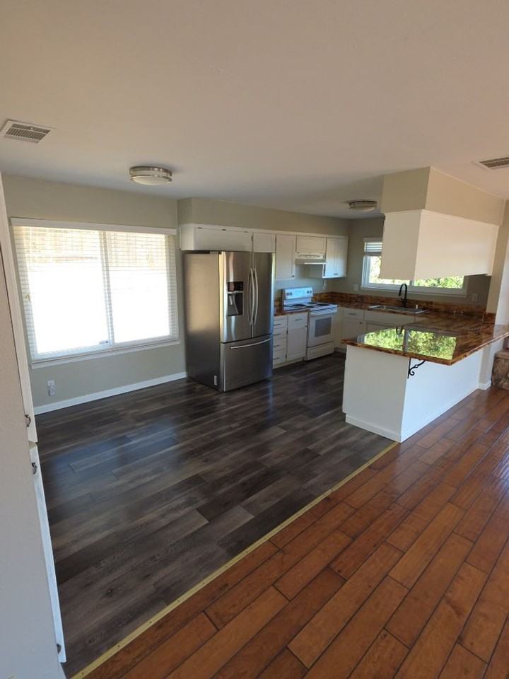 9786 Mount Hood Way - Photo 5 of 20