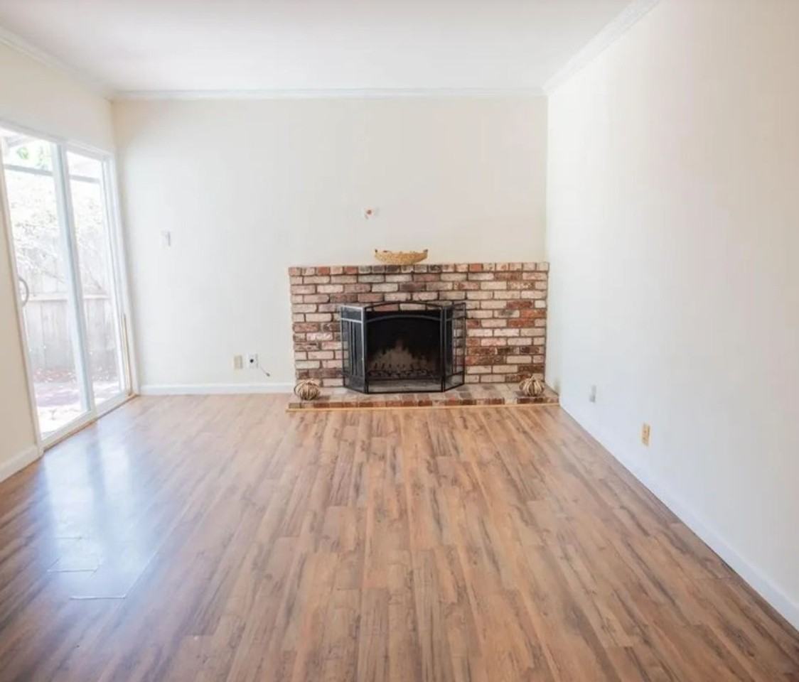 1115 Church St - Photo 4 of 10