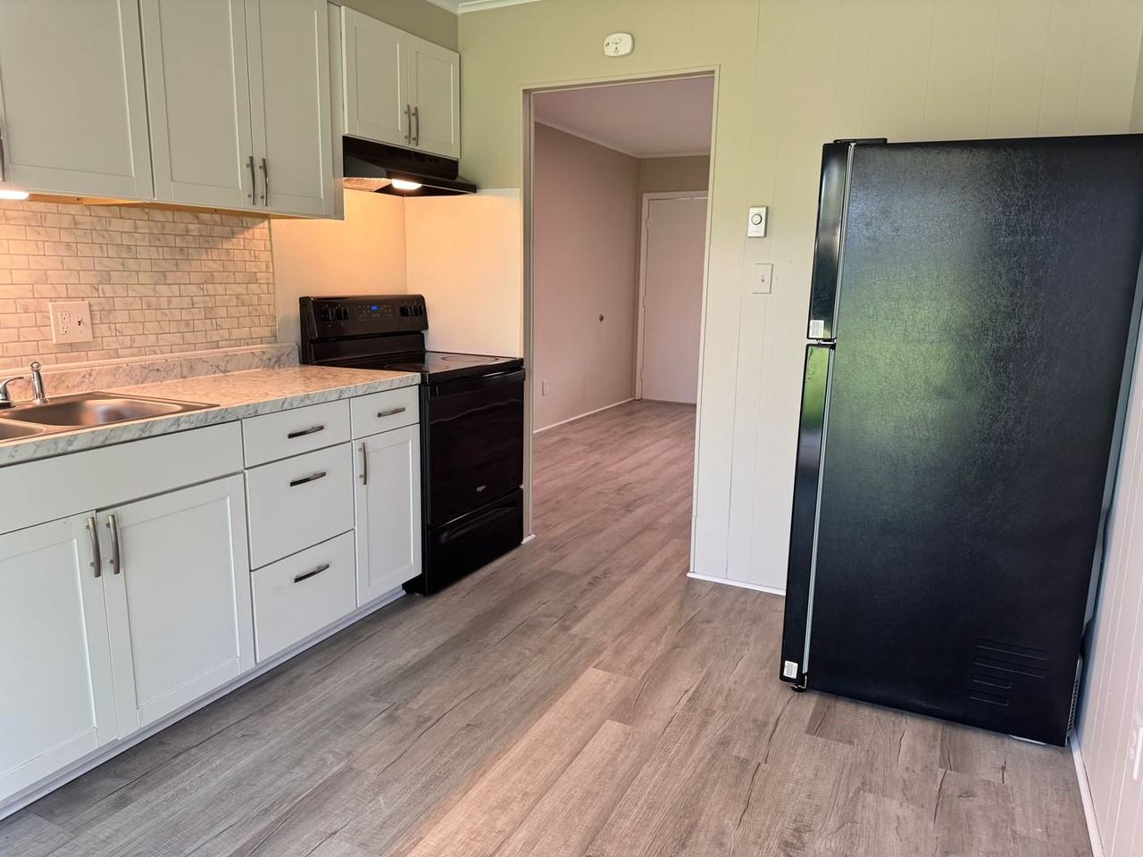 511 Everett Ln #2 - Photo 3 of 17