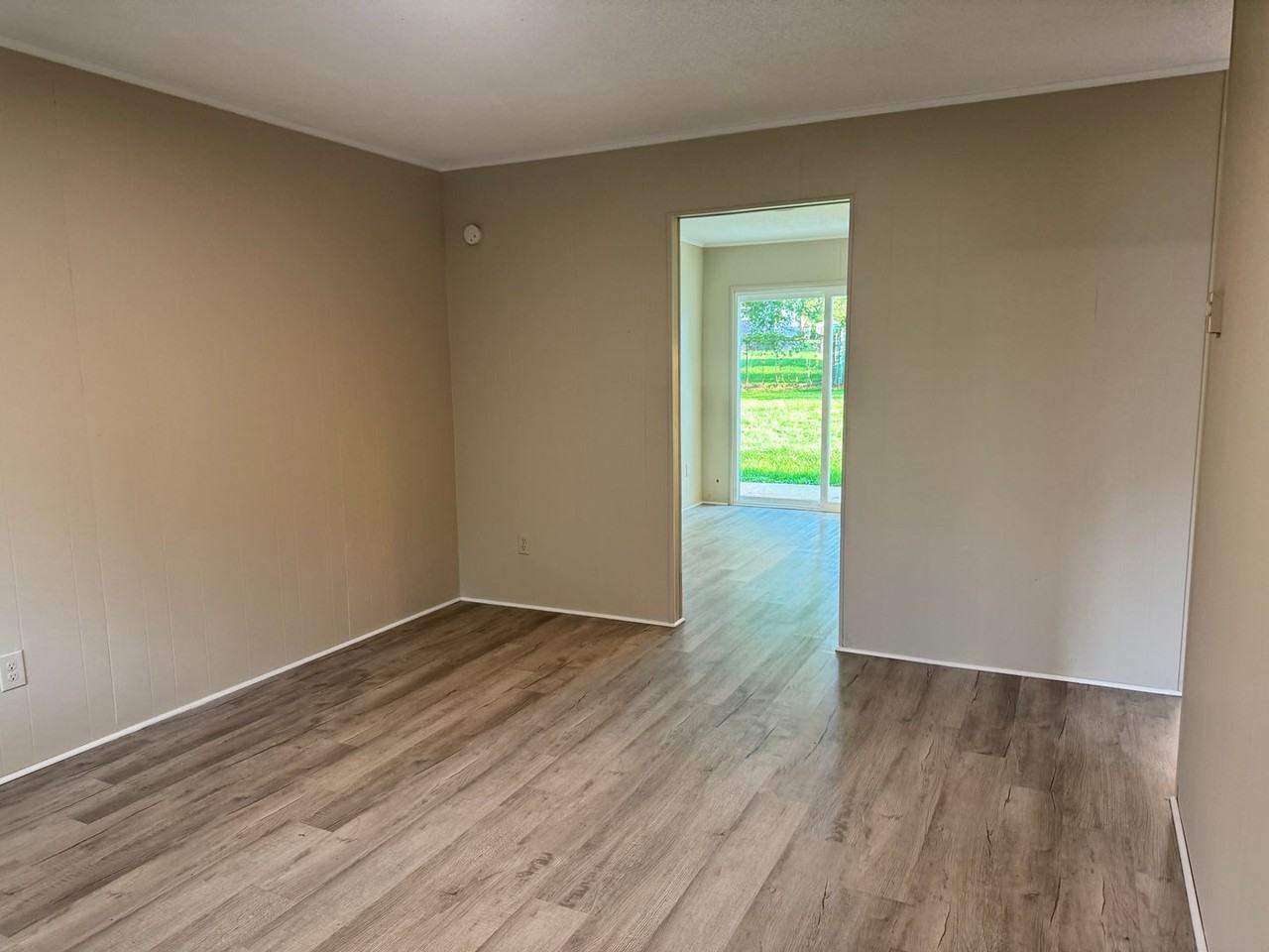 511 Everett Ln #2 - Photo 5 of 17