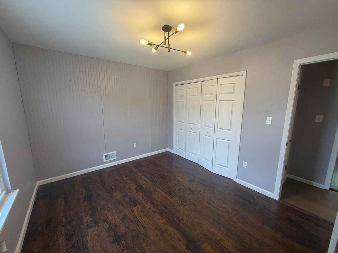 725 Birmingham Ave - Photo 6 of 25