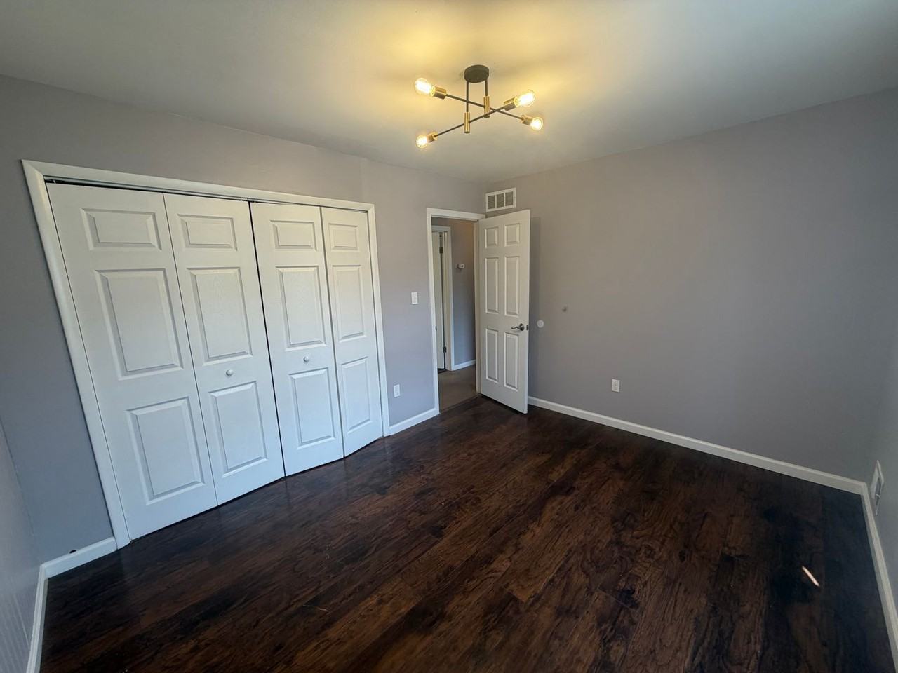725 Birmingham Ave - Photo 7 of 25