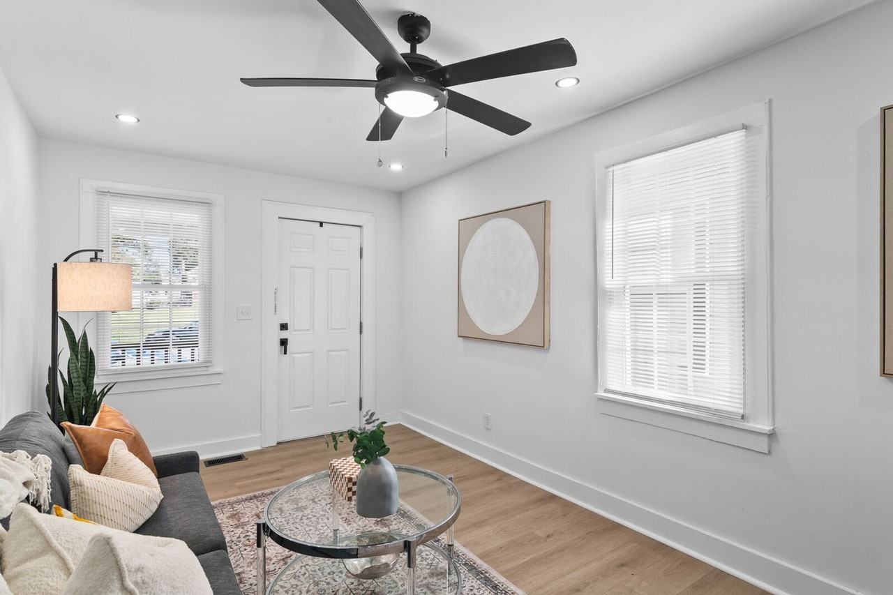 2207 Marshall Ave - Photo 7 of 38