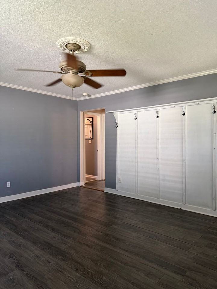144 Lacy Cir - Photo 4 of 26