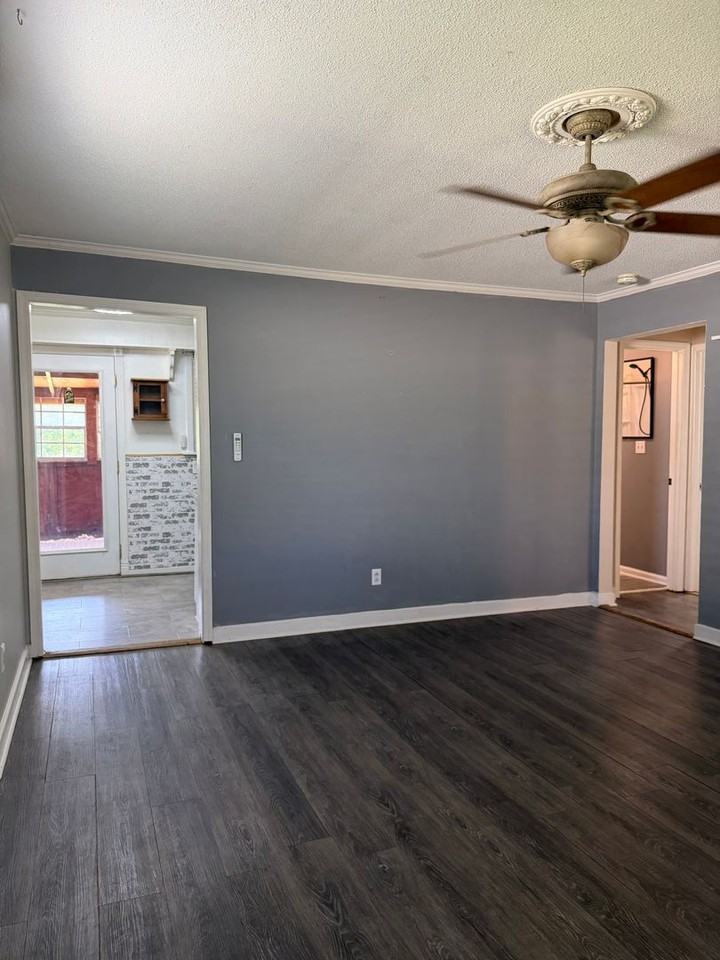 144 Lacy Cir - Photo 5 of 26