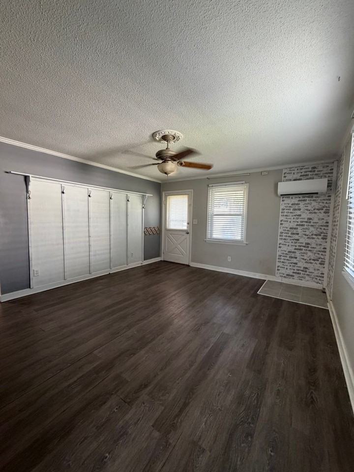 144 Lacy Cir - Photo 6 of 26