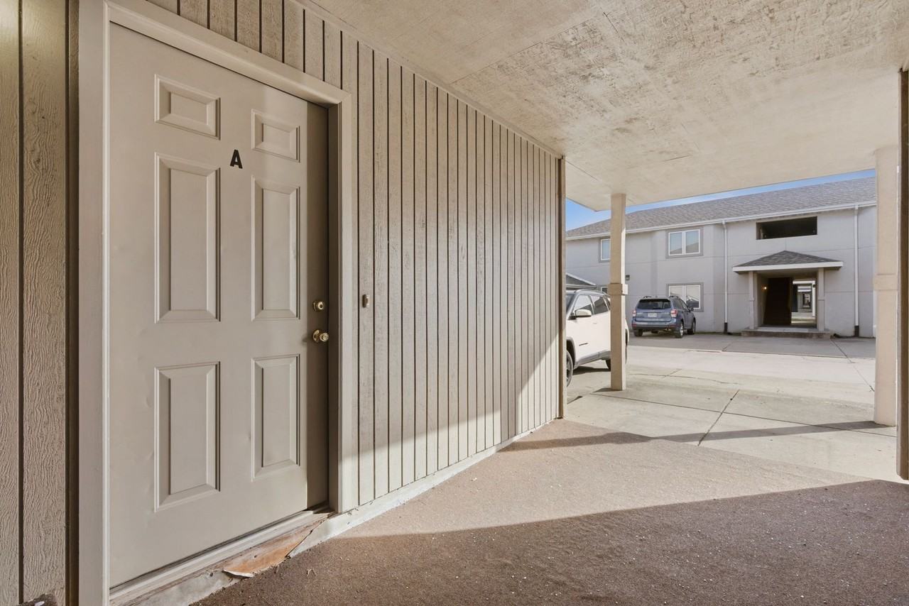 510 E Arrowhead St - Photo 7 of 8