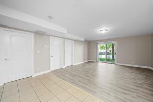 featured image of 3423 Ridgeland Ave #101