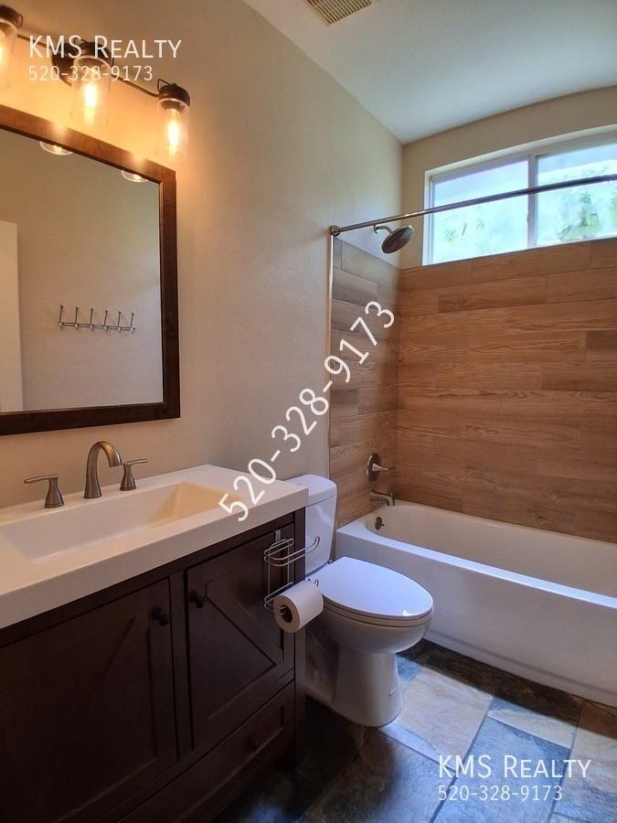 3078 W Desert Bird Ct - Photo 5 of 50