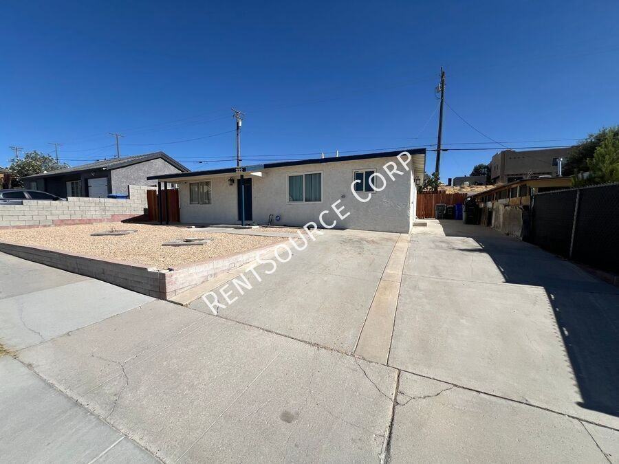 222 E Virginia Way - Photo 2 of 28