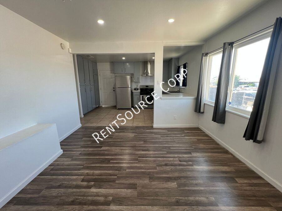 222 E Virginia Way - Photo 6 of 28