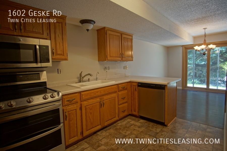 1602 Geske Rd - Photo 2 of 24
