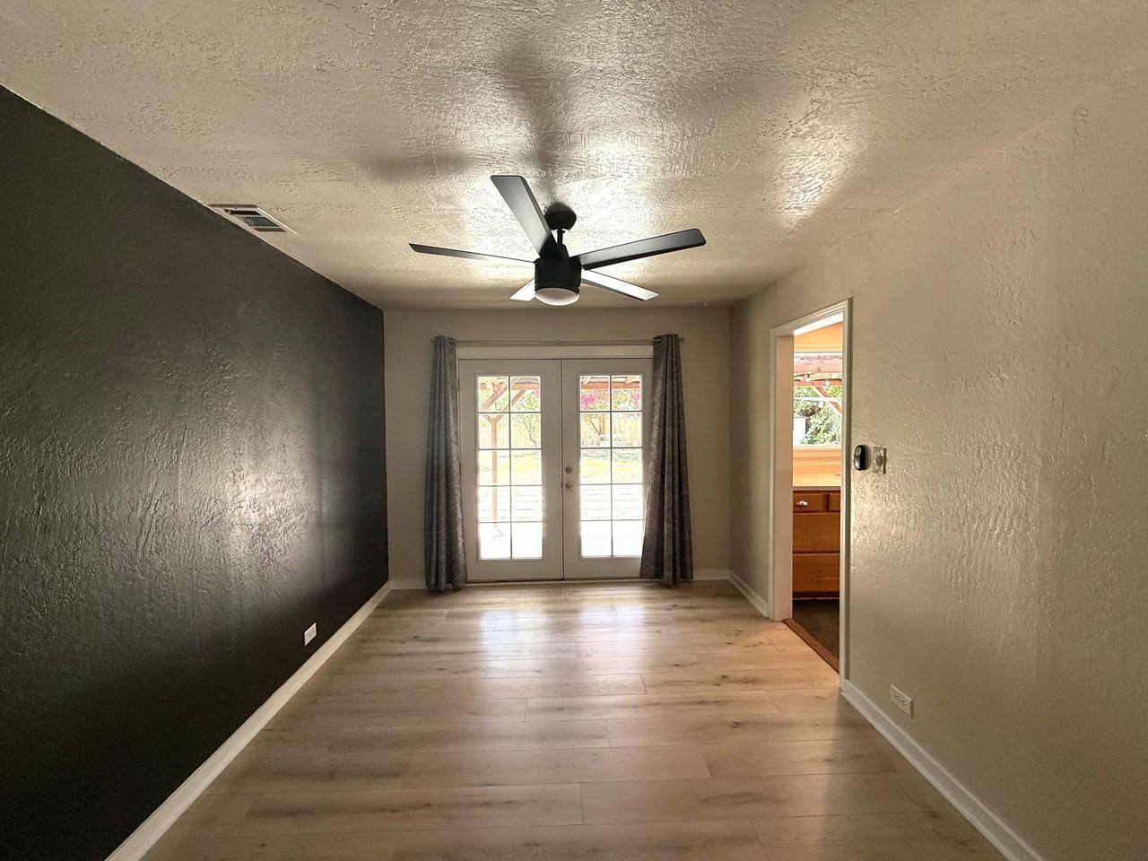 1925 Palm Ave #1 - Photo 5 of 13