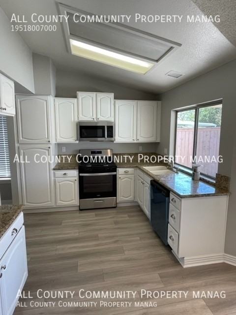 31176 Lahontan St - Photo 7 of 33