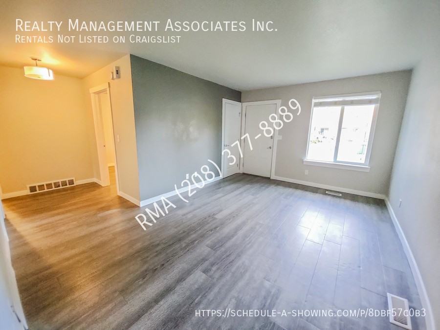4106 N Tredwell Pl - Photo 4 of 14