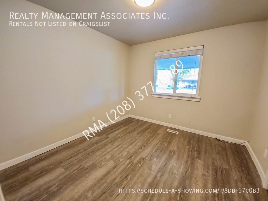 4106 N Tredwell Pl - Photo 7 of 14