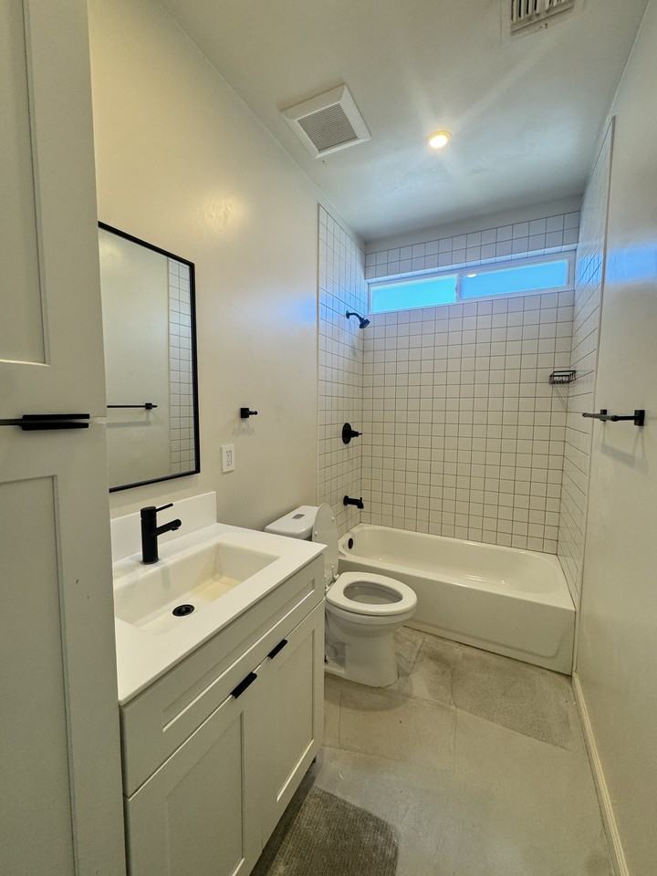 1839 W Hazelwood St Rear #REAR - Photo 7 of 15