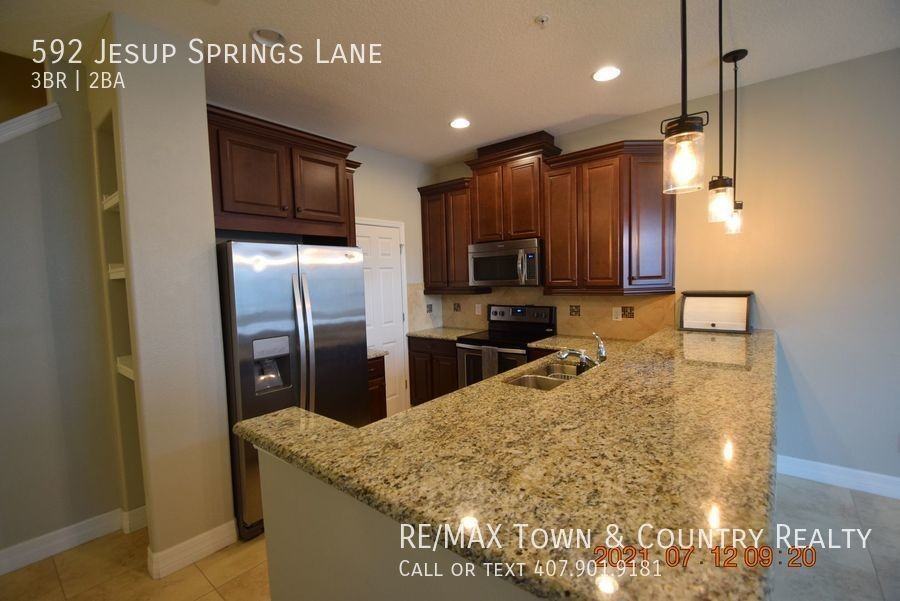592 Jesup Springs Ln - Photo 3 of 46