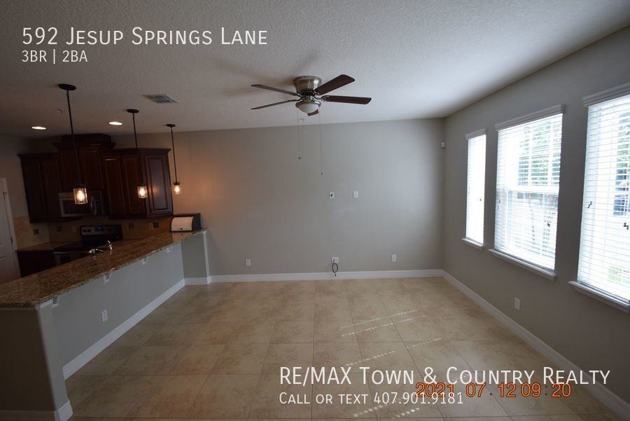 592 Jesup Springs Ln - Photo 5 of 46