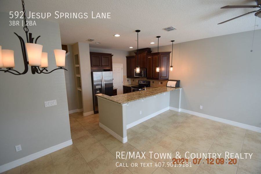 592 Jesup Springs Ln - Photo 6 of 46