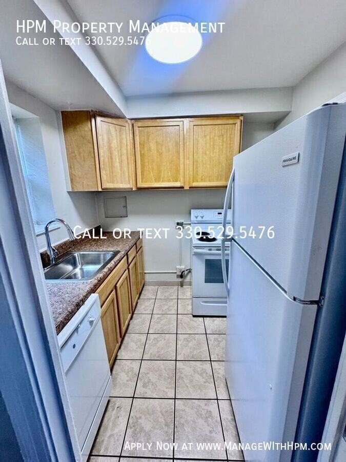20845 Chagrin Blvd - Photo 4 of 8