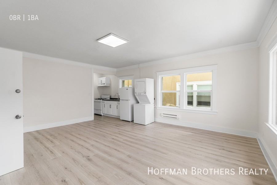 323 W 4th St #201 - Photo 4 of 21