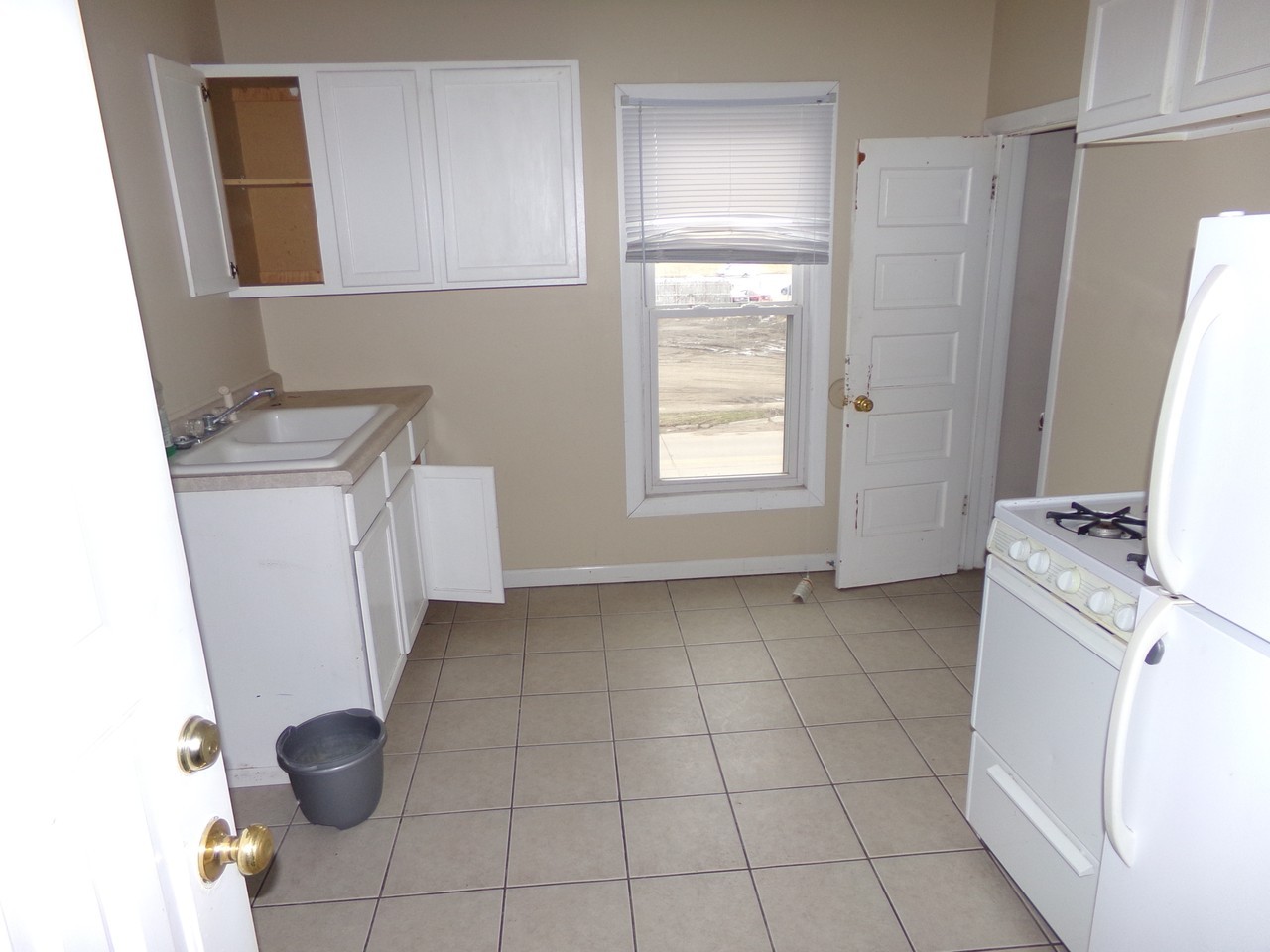 700 W P St #4 - Photo 3 of 4
