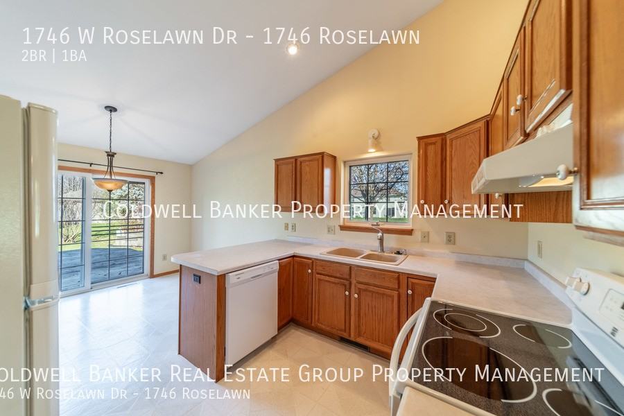1746 W Roselawn Dr - Photo 4 of 22