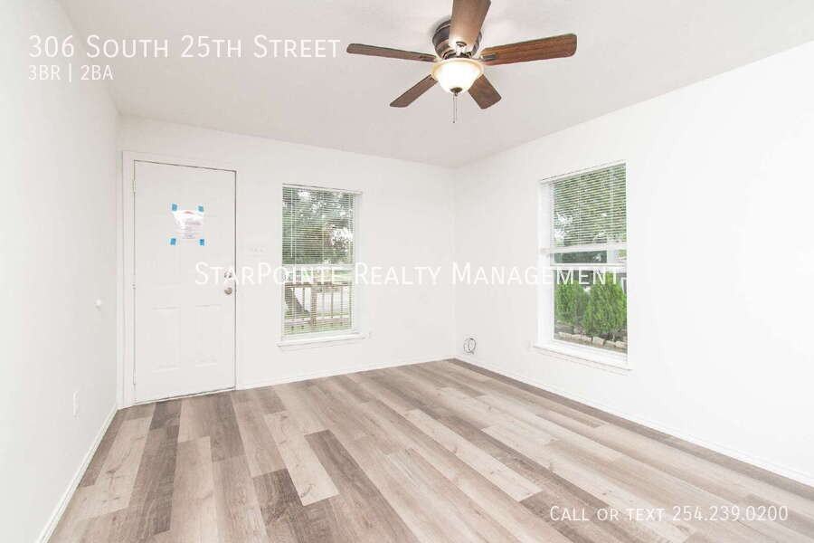 306 S 25th St - Photo 4 of 17