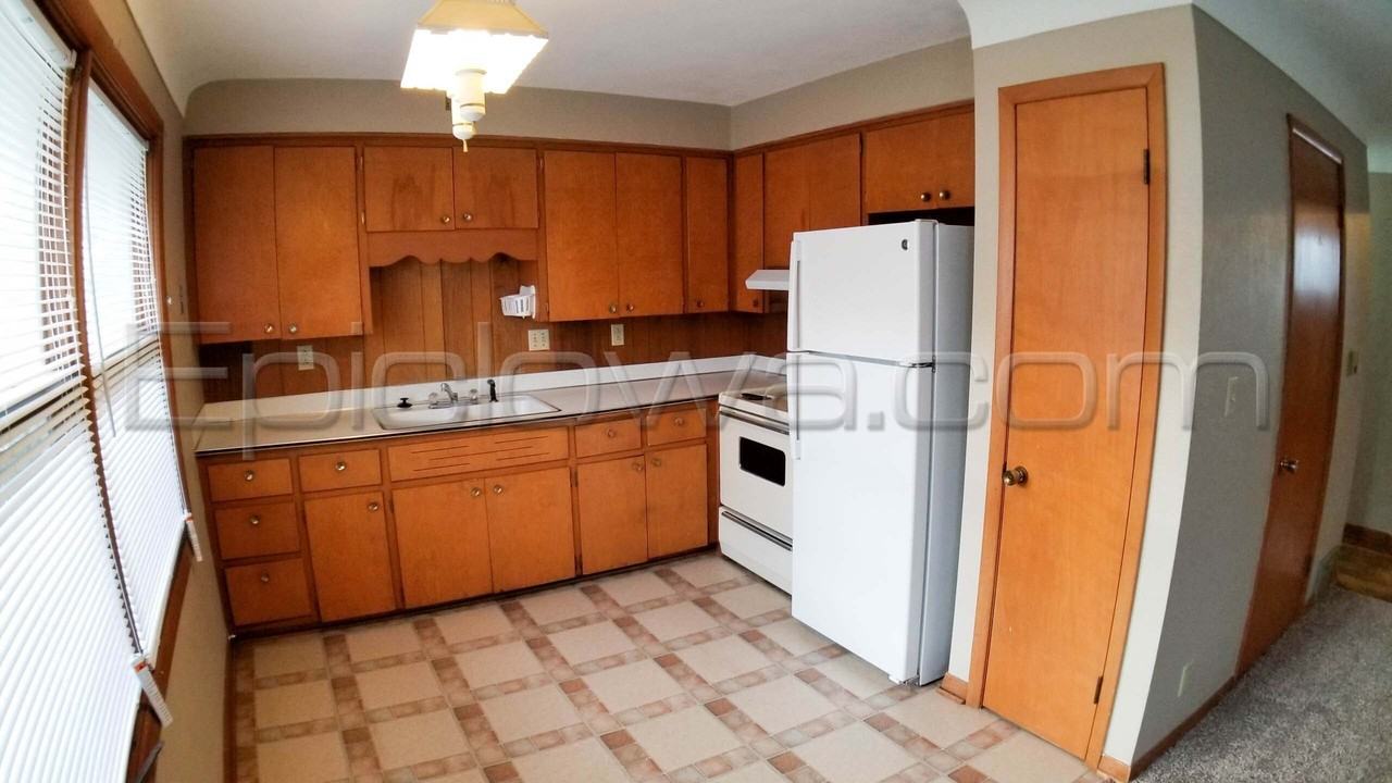 2910 Johnson Ave NW - Photo 2 of 10