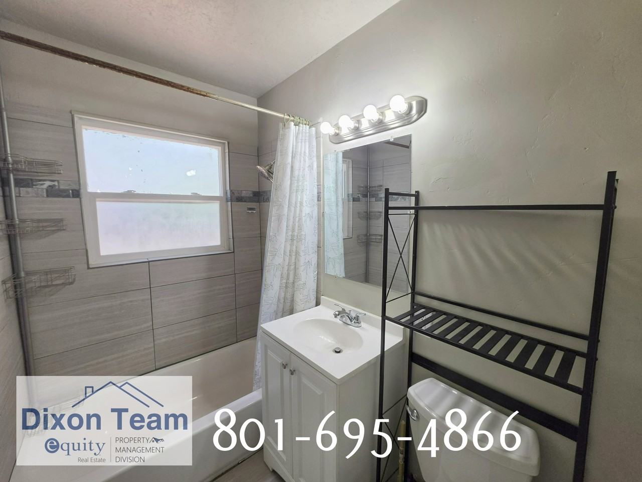 1284 E 22nd St #1 - Photo 5 of 23