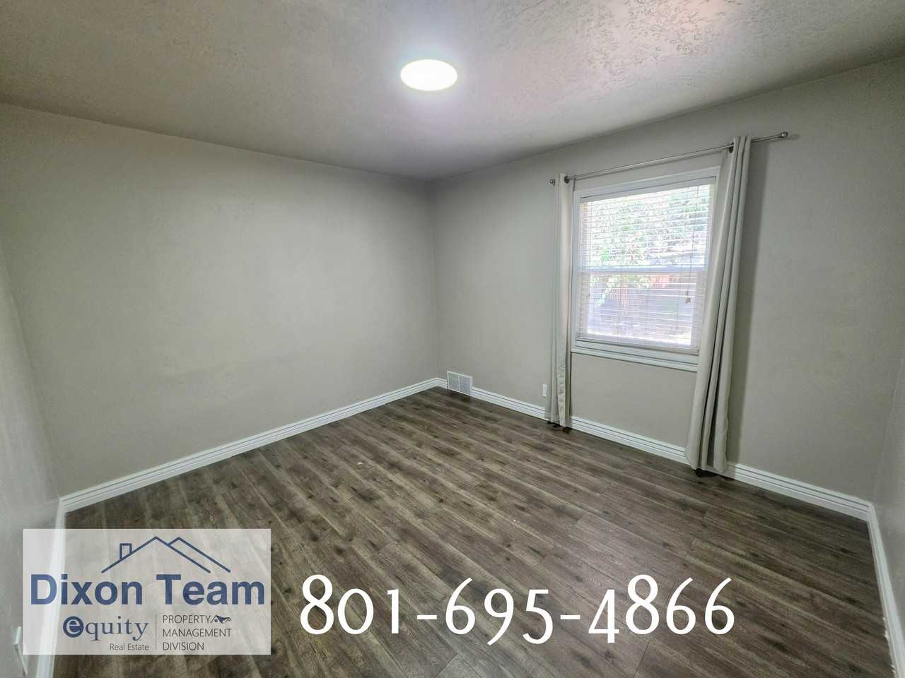 1284 E 22nd St #1 - Photo 6 of 23